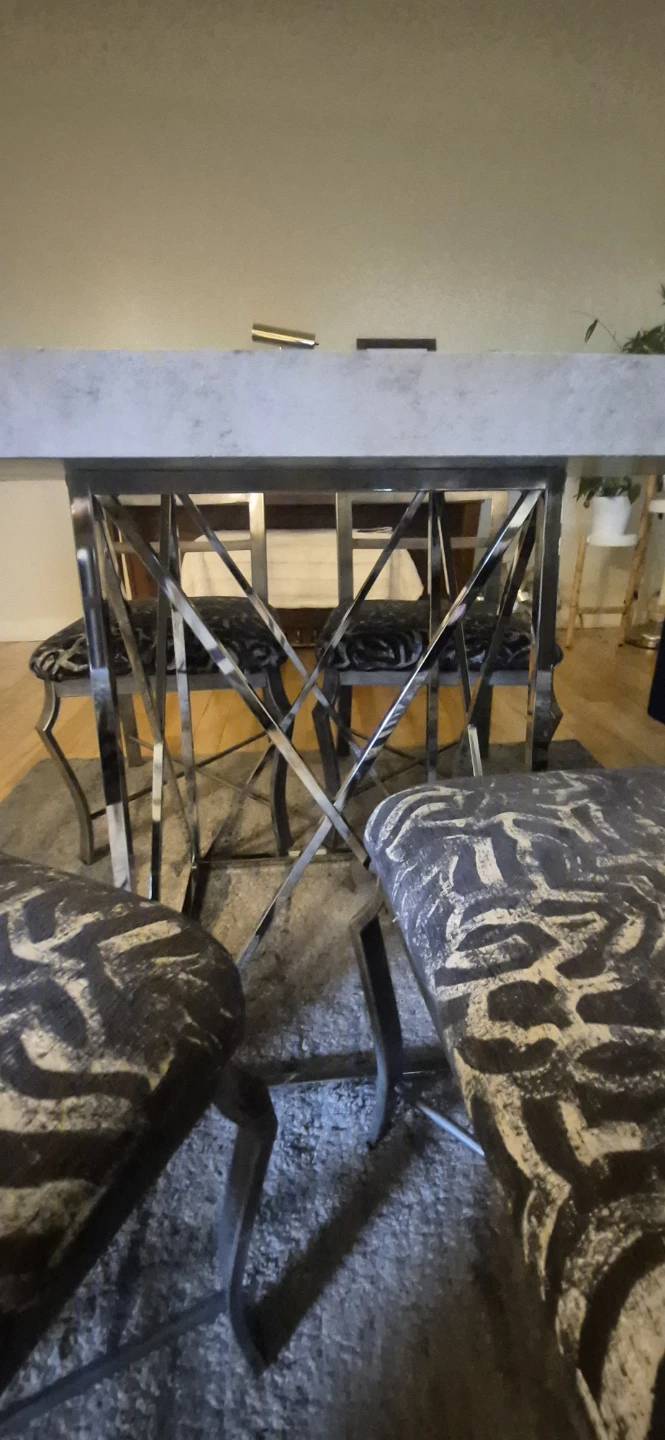 Dinning table with 4 chairs - photo 4