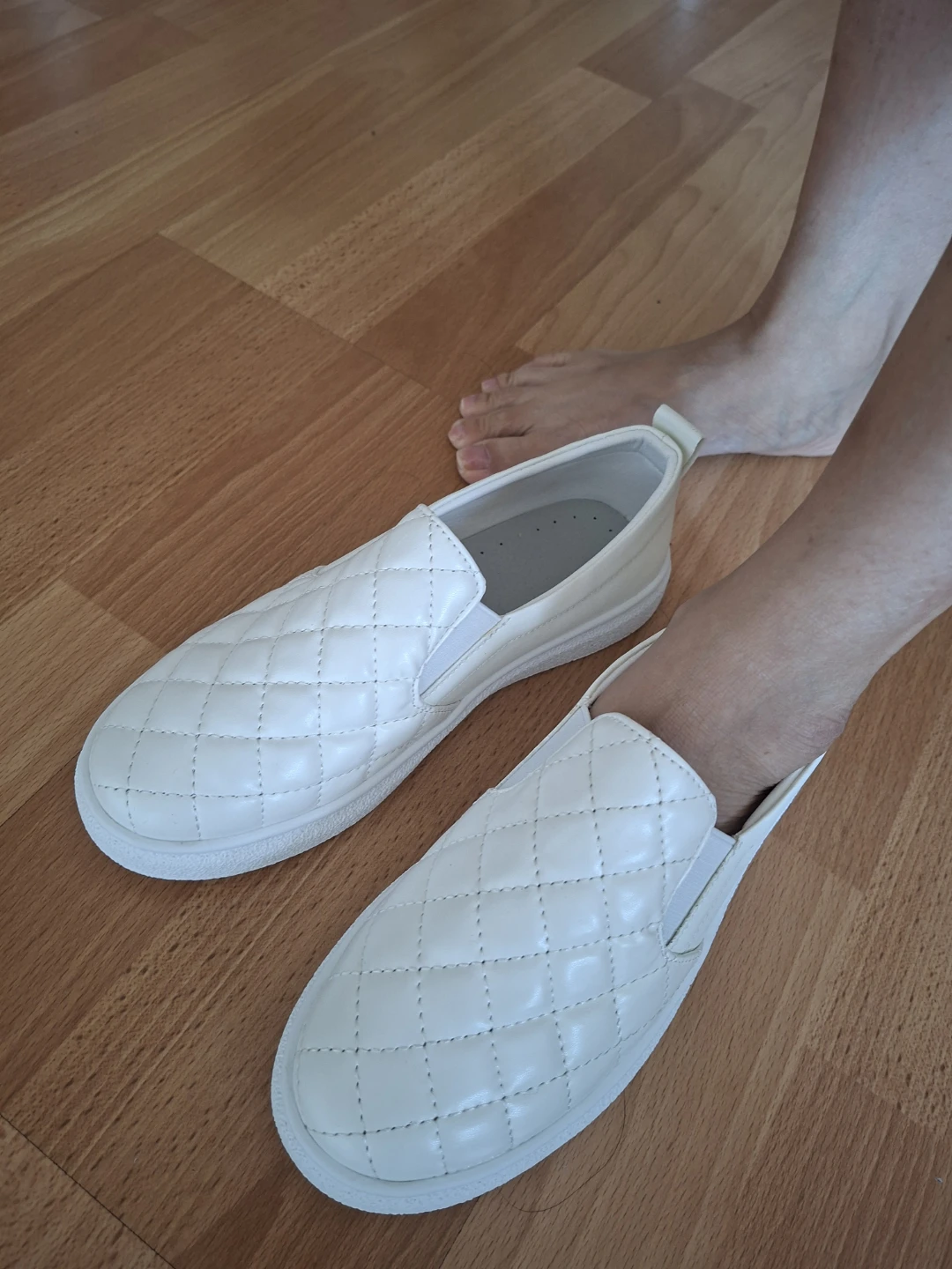 White flats brand new.