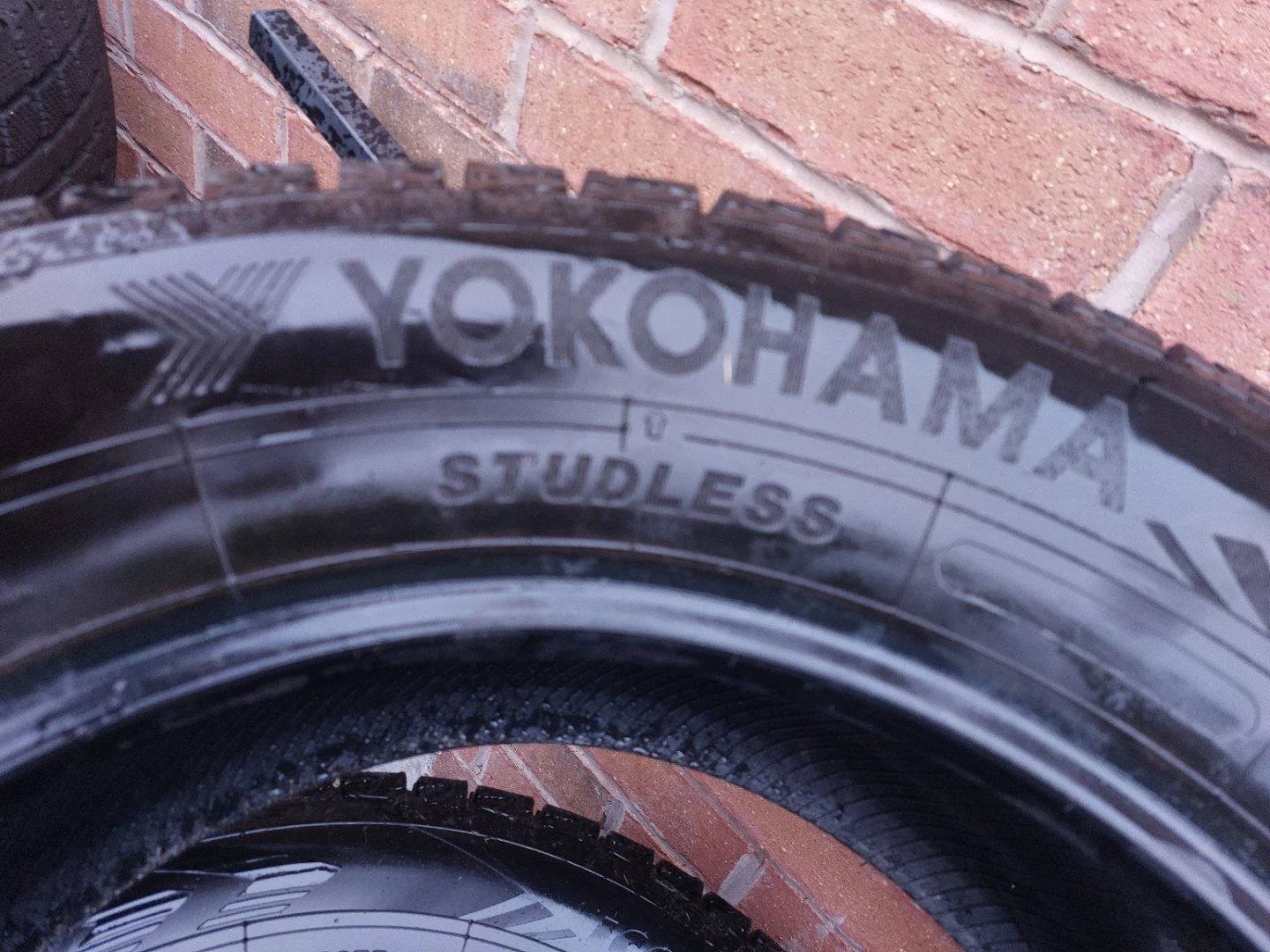 Yokohama 255/60R18 Winter Tires - photo 3