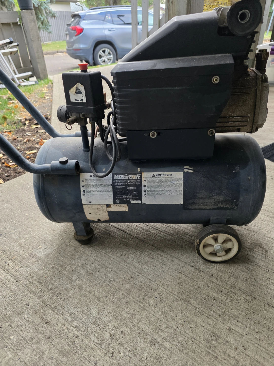 Compressor and tool kit. Drill sharpener kit