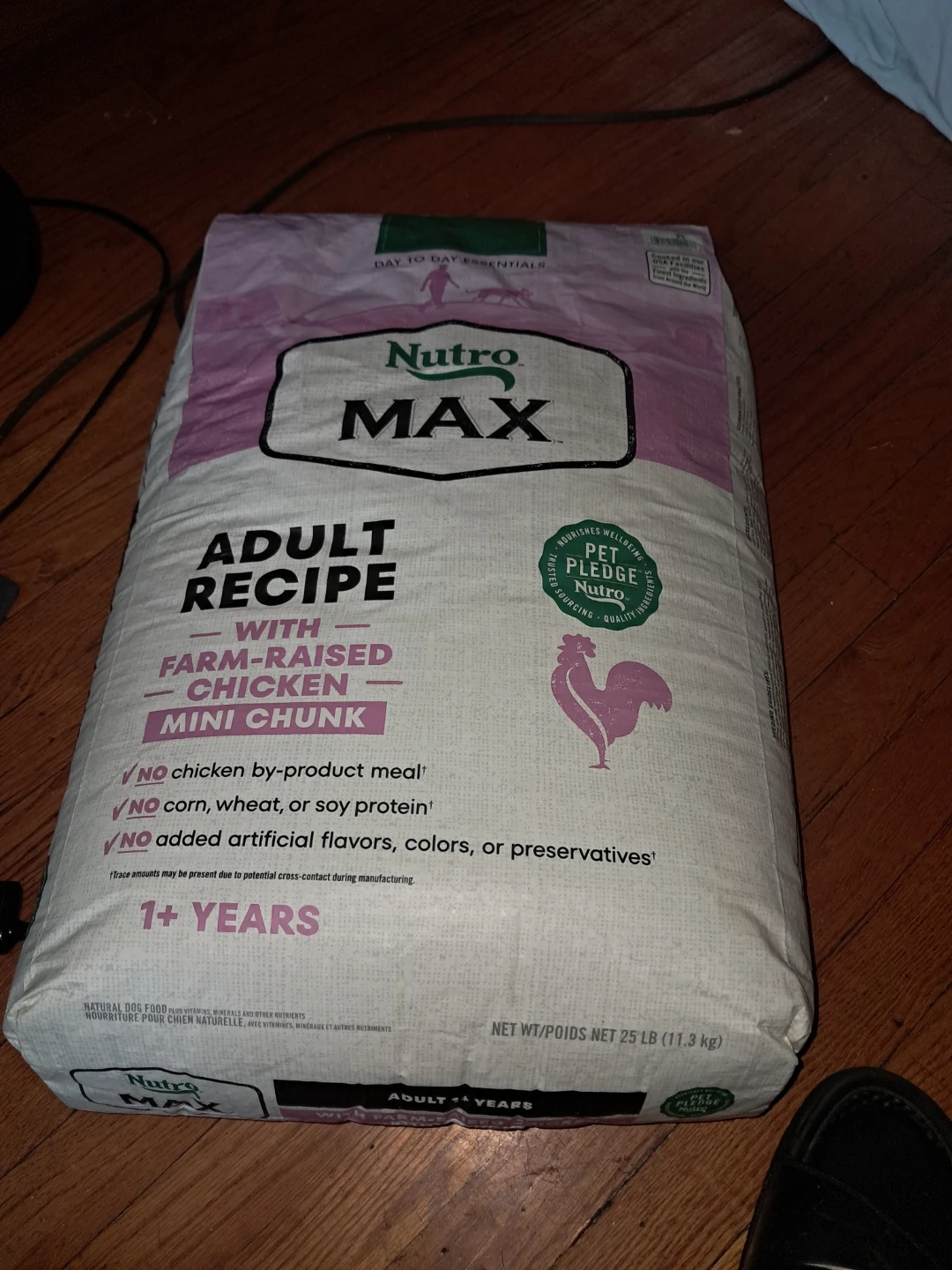 Nutro MAX Adult Chicken Mini Chunk Dog Food 25lb
