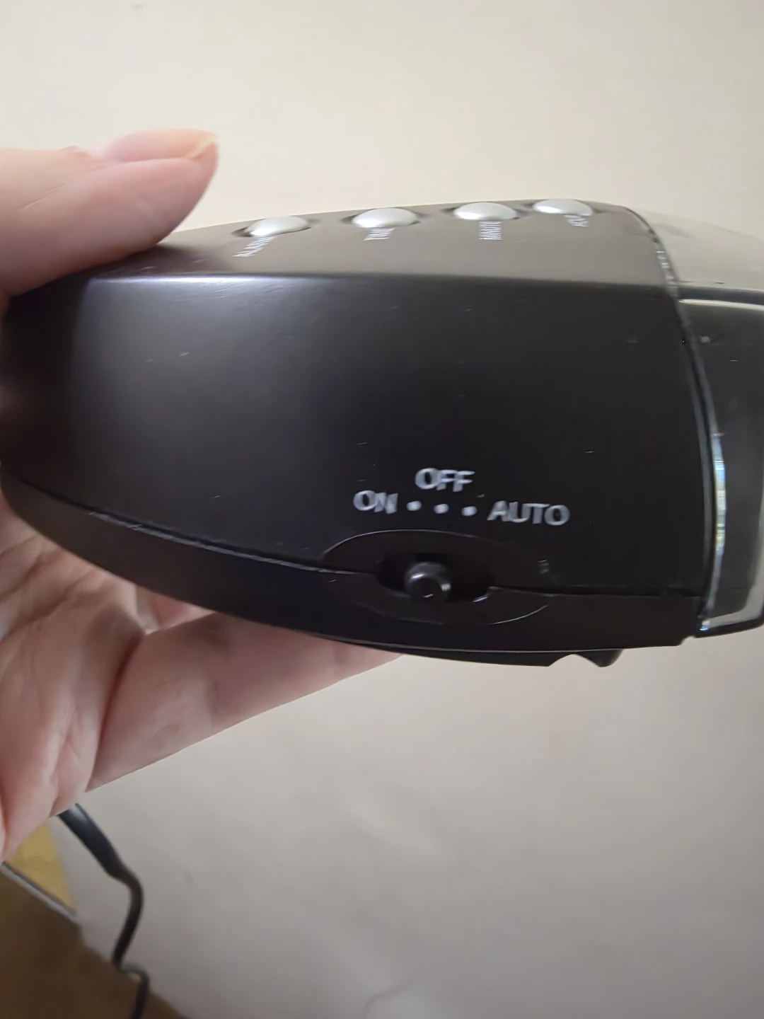 Durabrand AM/FM Alarm Clock Radio - photo 4
