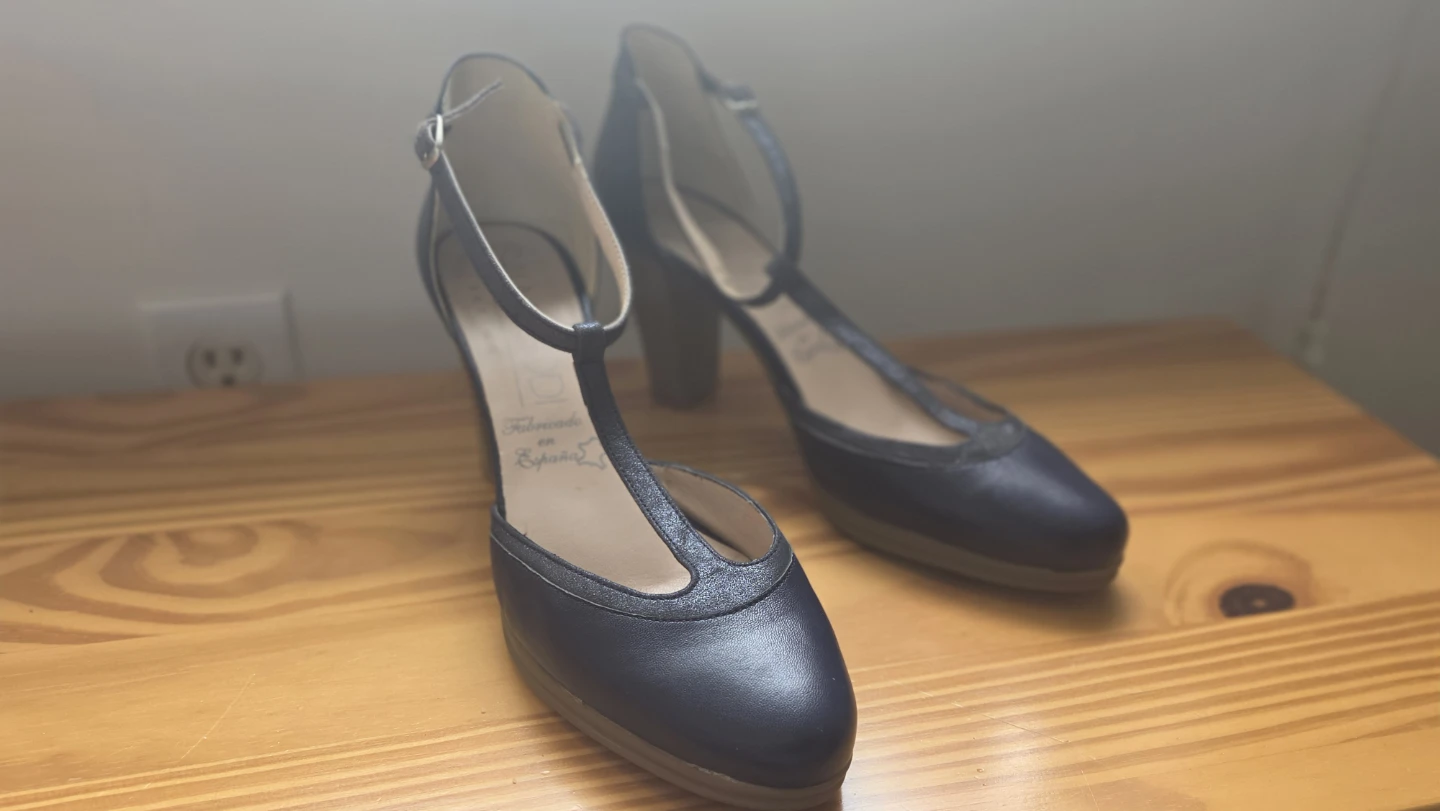 Design Navy T-Strap leather Heels, size 9 | 40 - photo 2