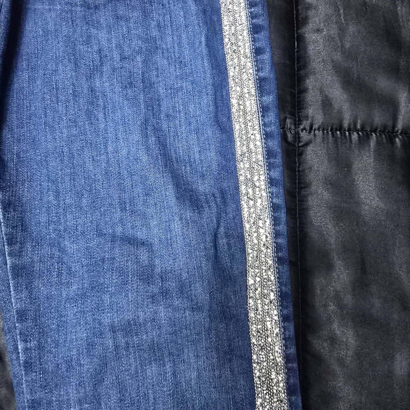 Guess Jeans with Rhinestone Embellishments - photo 2