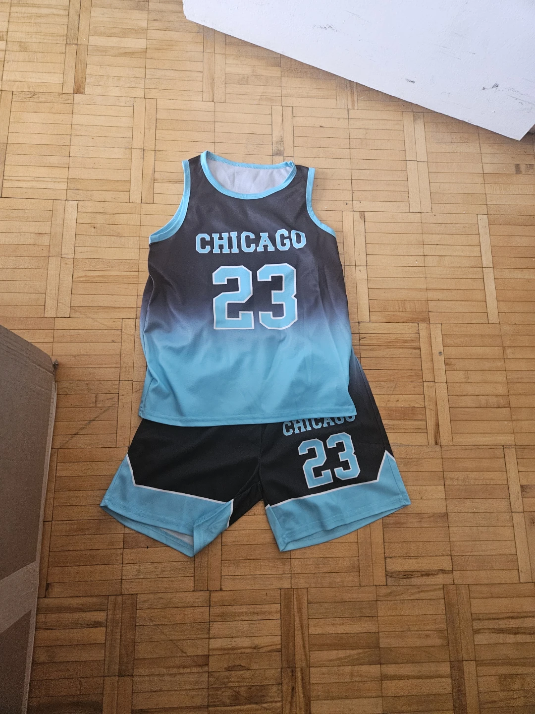 Chicago 23 Basketball Jersey and Shorts Set - photo 4