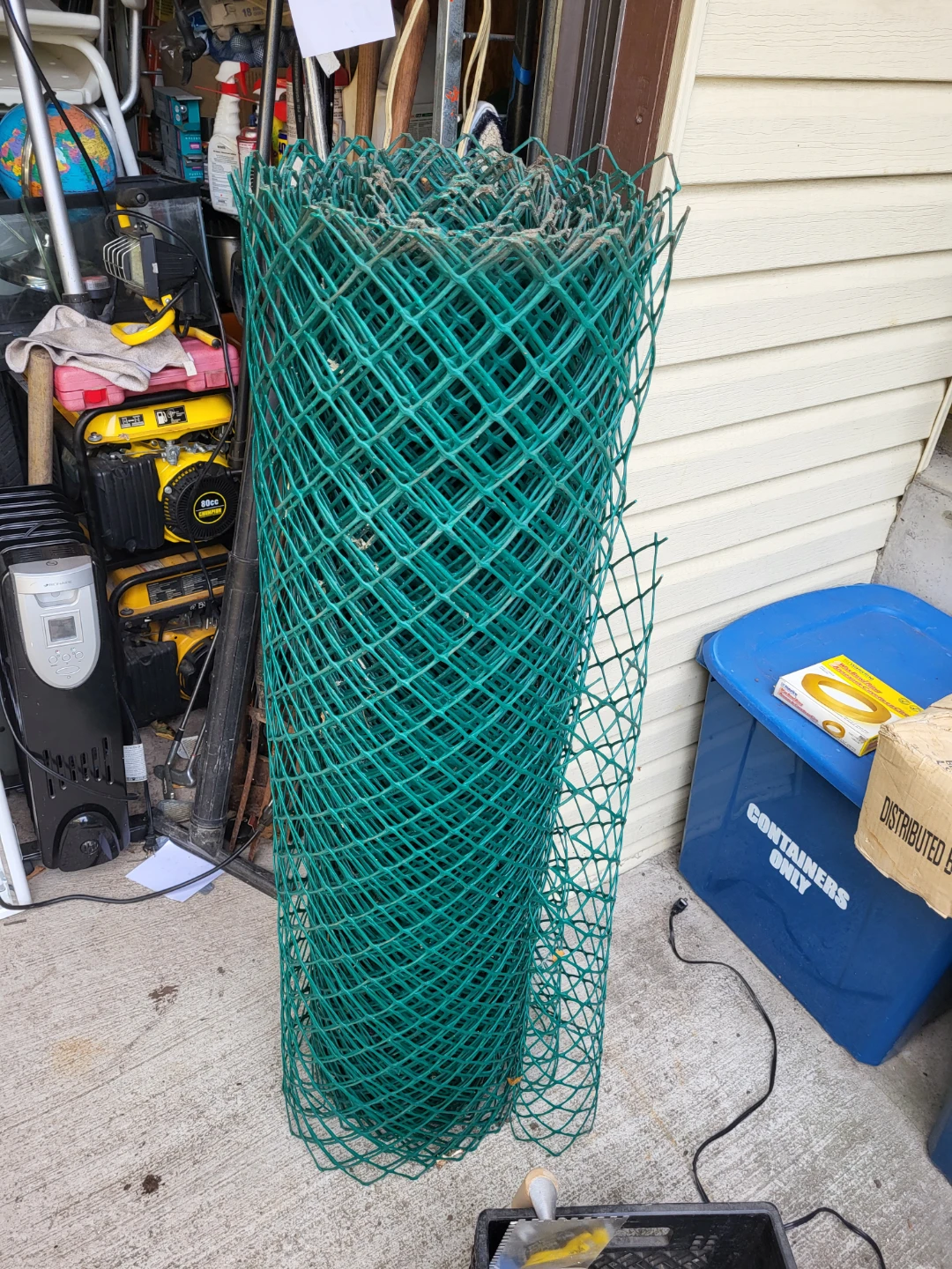 About 40 feet Green Plastic Garden Fencing Roll