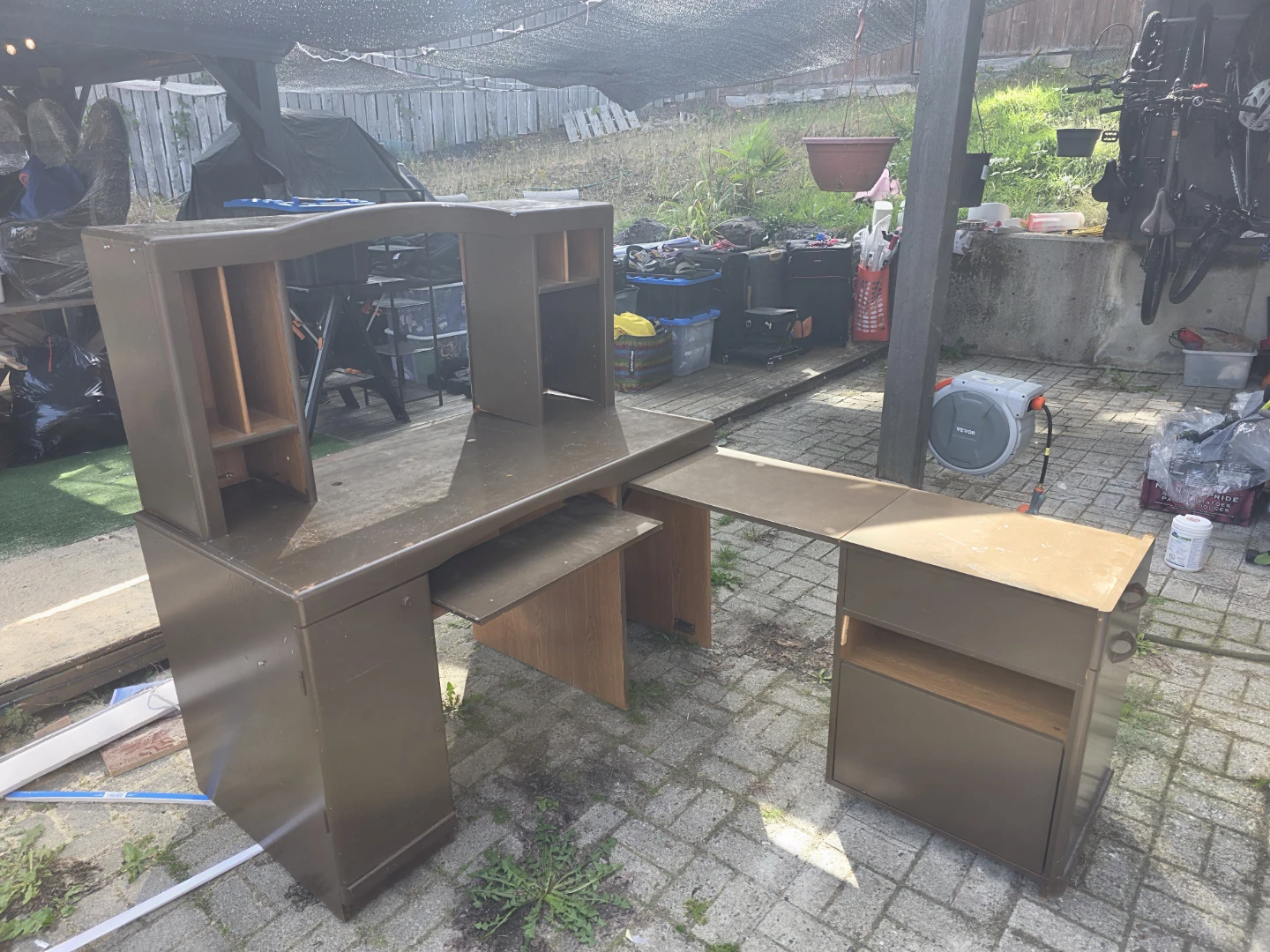 L-Shaped Desk with Hutch