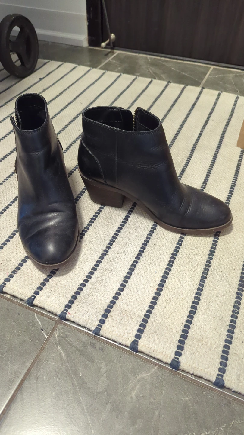 Black Leather Ankle Boots - photo 2