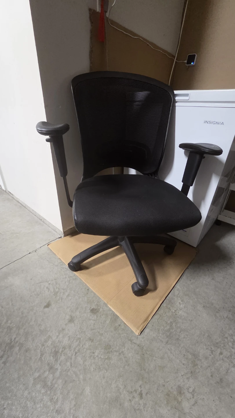 Black mesh office chair