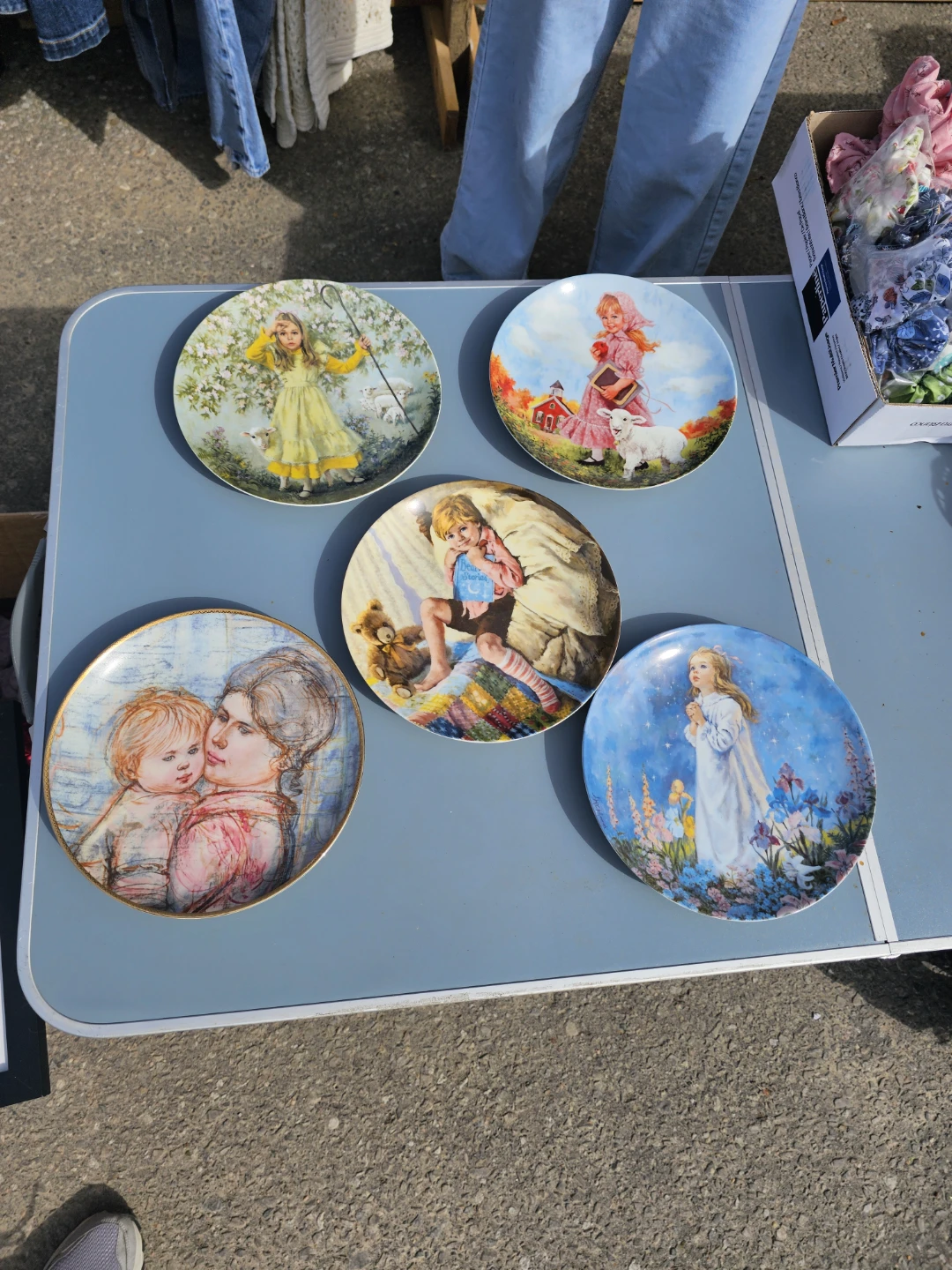 🏈Set of 5 Decorative Collector Plates