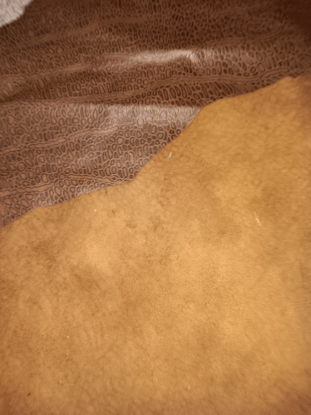 Lambskin  half /Hide with Reptile Texture - photo 2