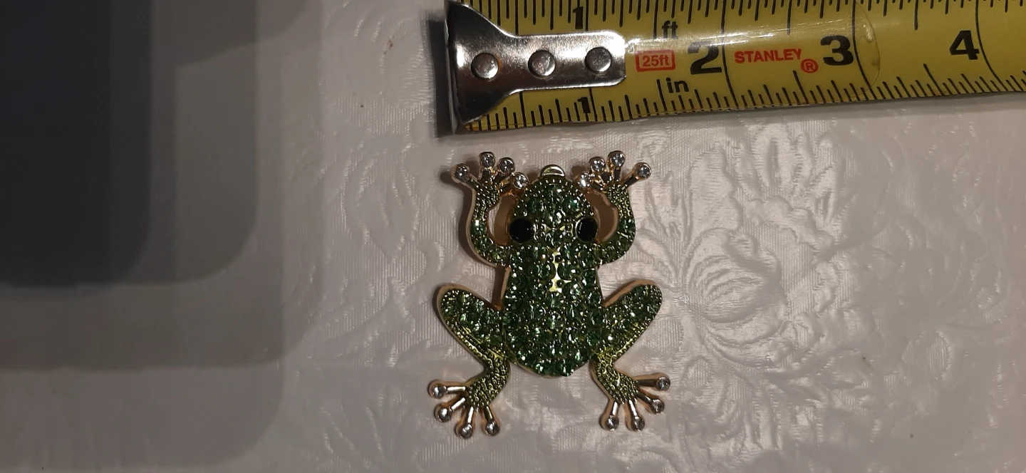 Gold tone Frog Brooch with green stones. - photo 4