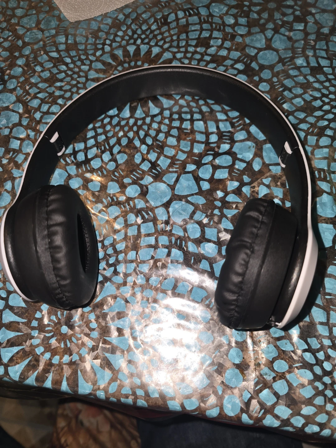 White Headphones - photo 4