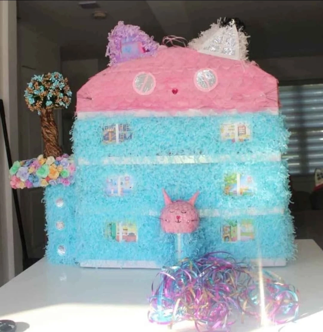 Gabby's Dollhouse Cat Pinata - photo 3