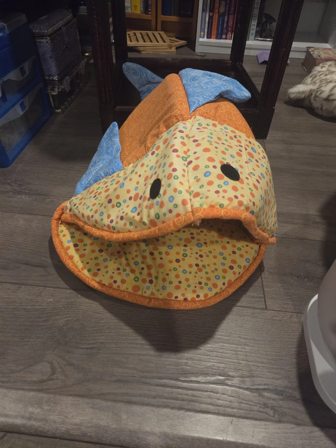 Fish Shaped Pet Bed - photo 2