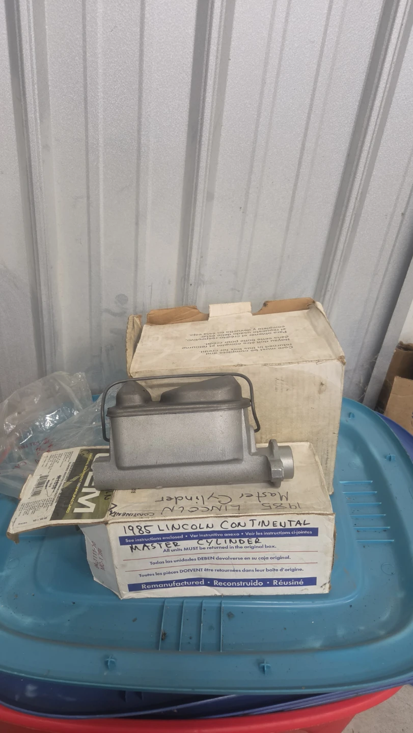 1985 Lincoln Continental Master Cylinder - photo 2