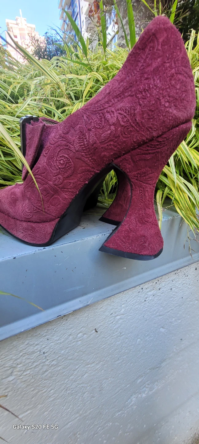 Size 9 Fluevogs - photo 3