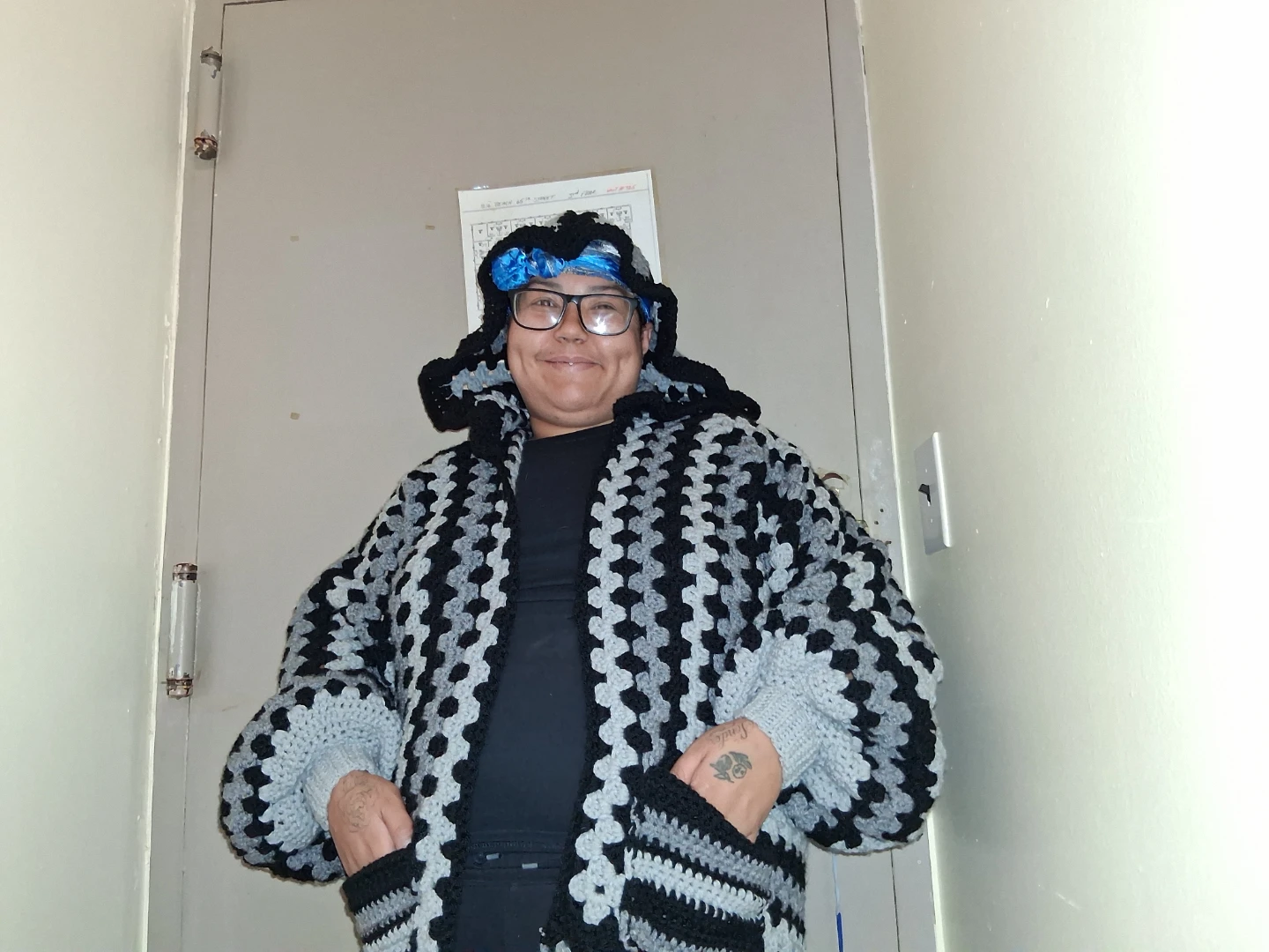 Handmade Crochet Hooded Cardigan - photo 5