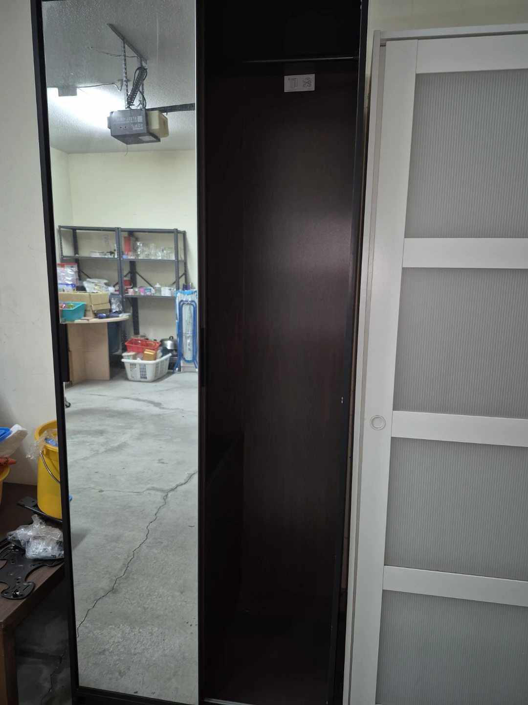 Wardrobe with Mirrored Sliding Doors - photo 3