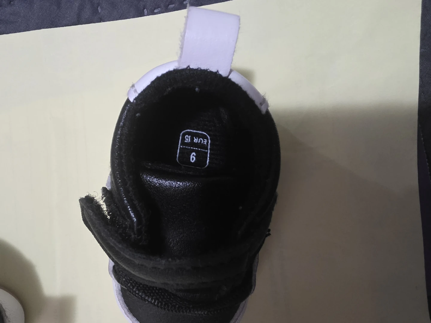 Baby black and white shoes - photo 3