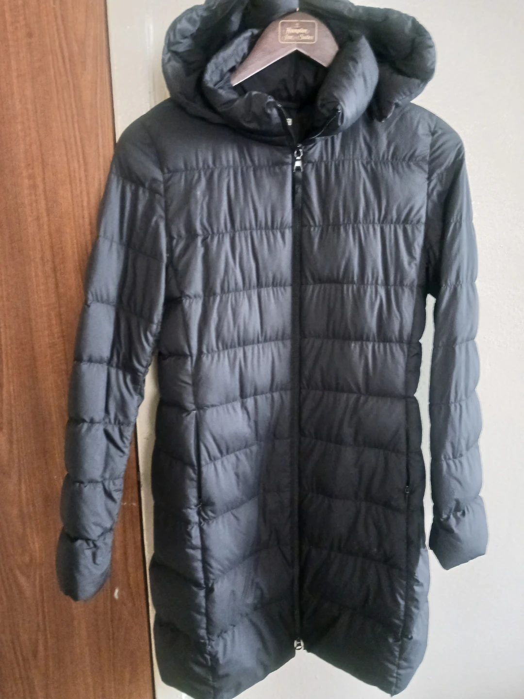🏈 Uniqlo Black Hooded Down Coat