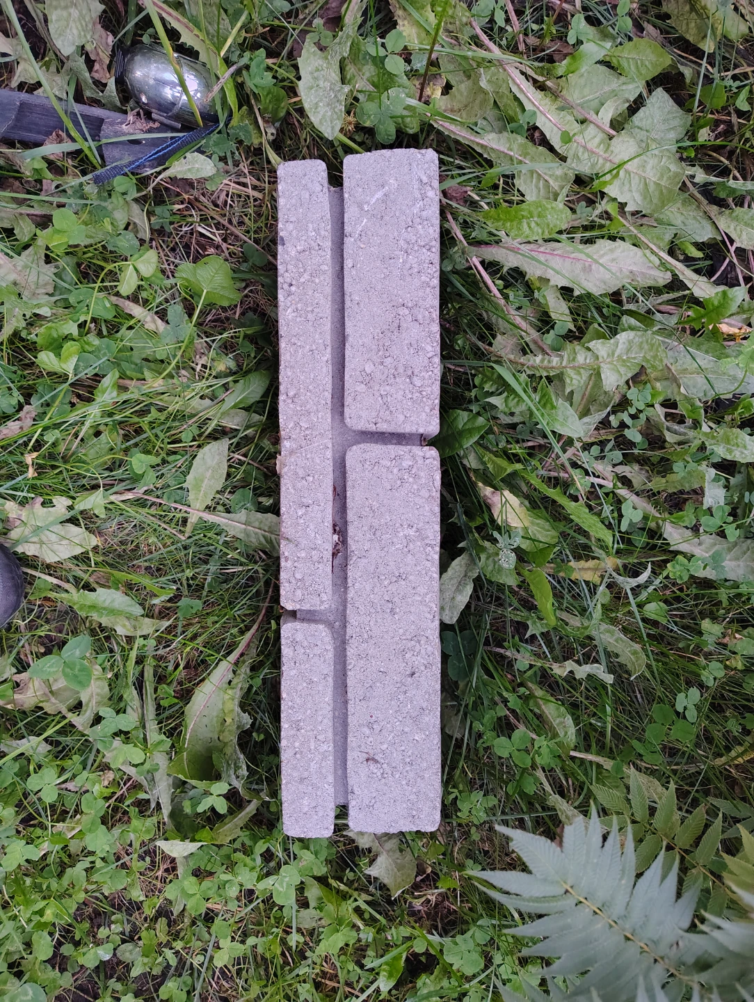9 Landscape edging/retaining wall blocks