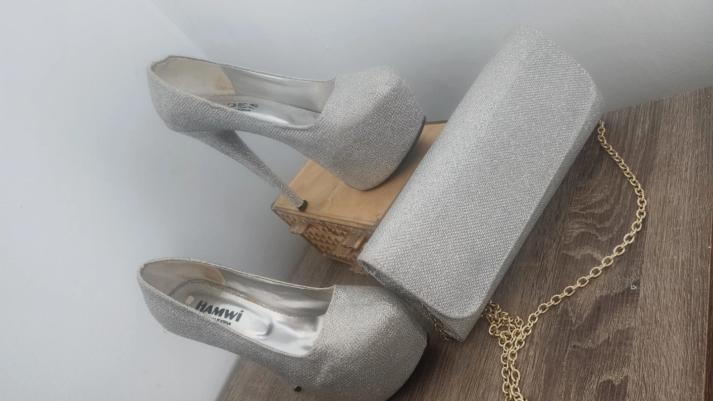 Hamwi Silver Glitter Heels and Clutch Set