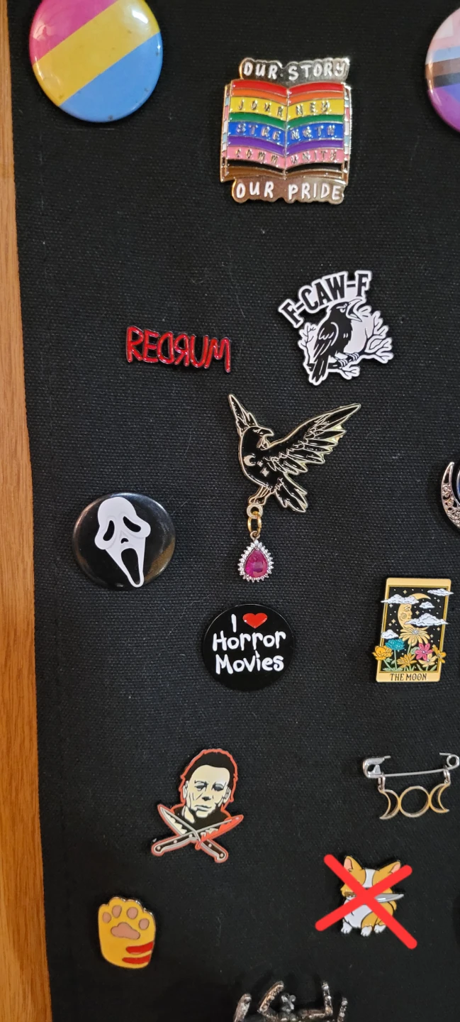Enamel pins/safety pins - photo 3