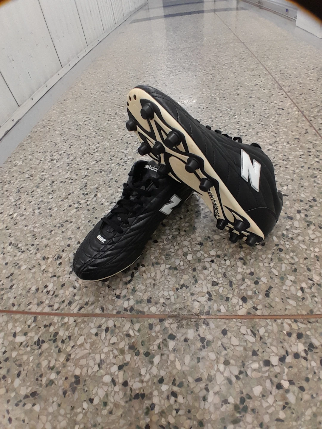 New Balance 602 Soccer Cleats Solid Black Men's Size 12 - photo 2