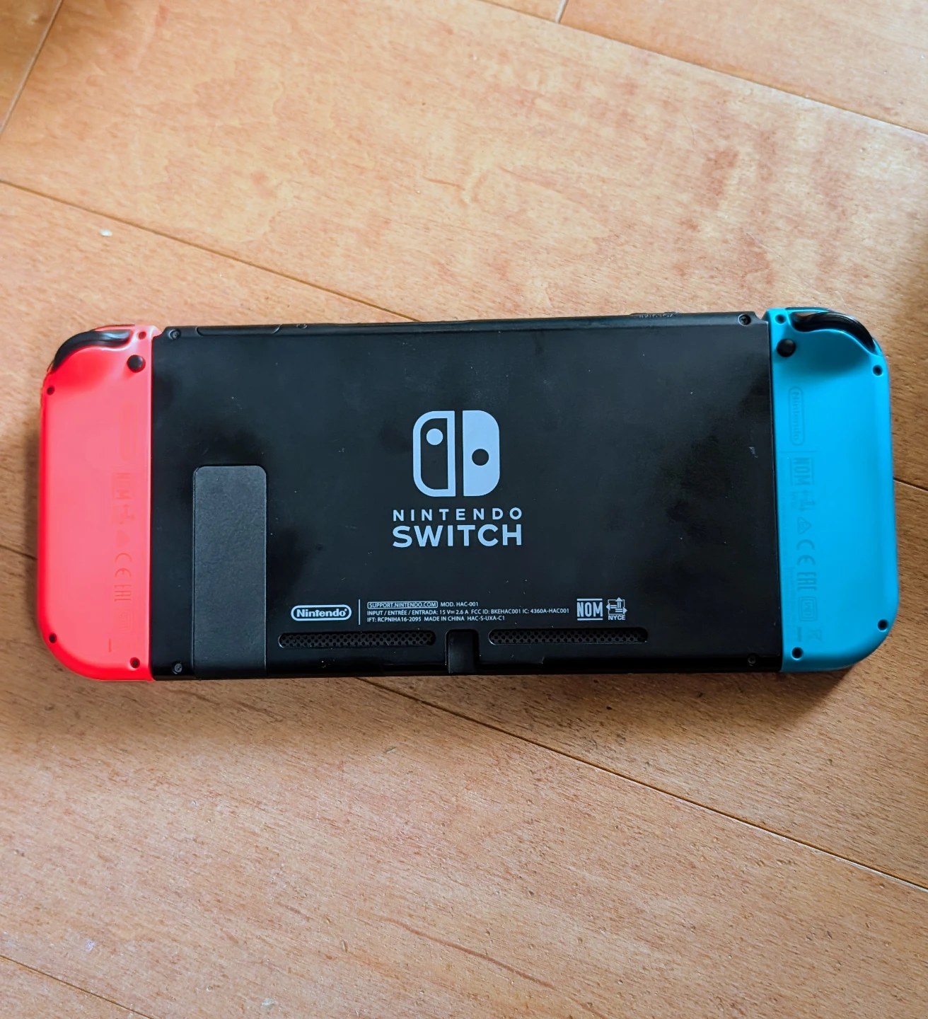 Unpatched V1 Nintendo Switch - photo 3