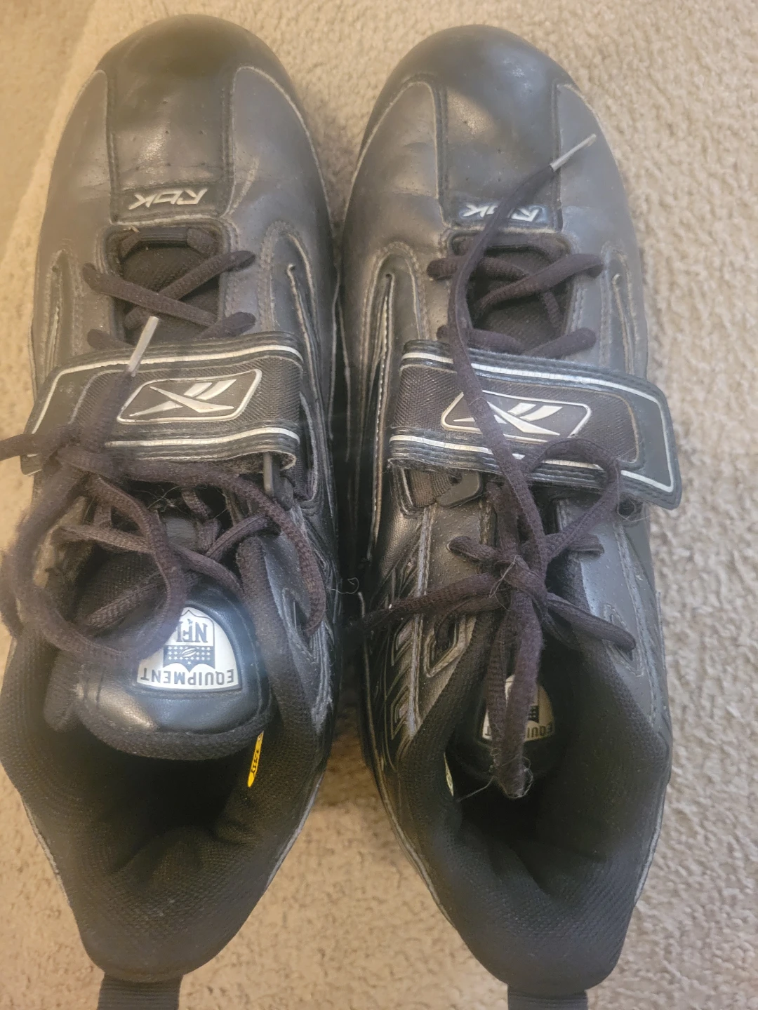 Reebok NFL Football Cleats Size 13 🏈🏉