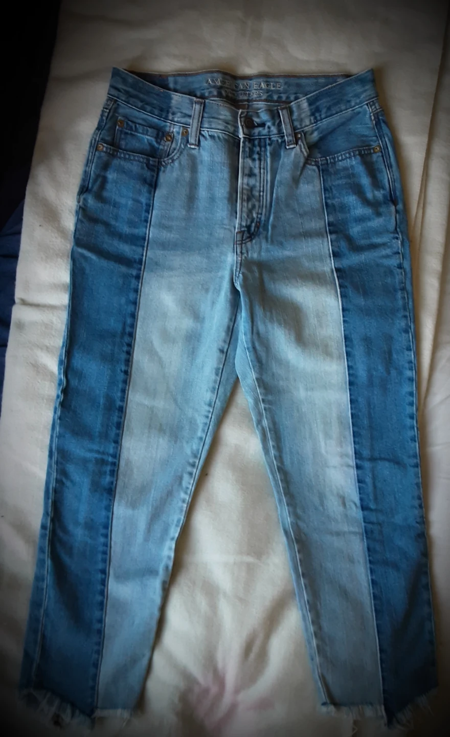 American Eagle Hi-Rise Vintage Jeans