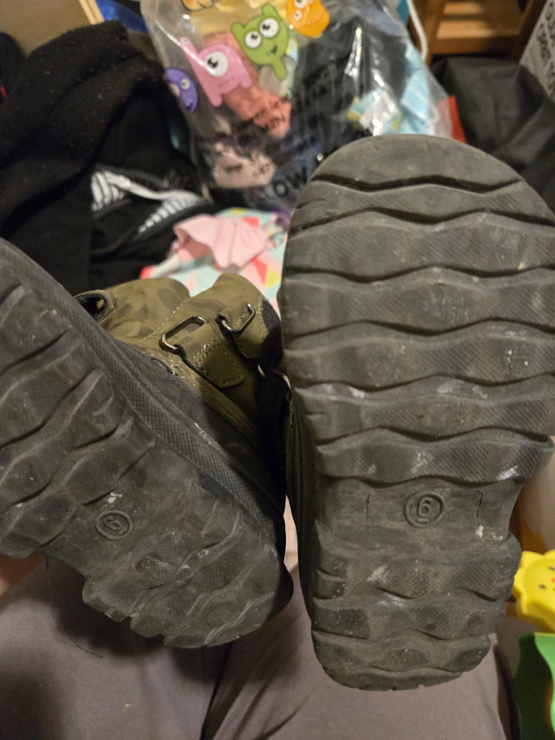 Kids camo winter boots size 6 🏈 - photo 2