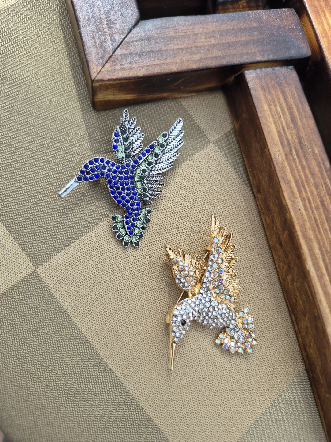 Beautiful 1 1/2" Hummingbird Fashion Brooches - photo 2