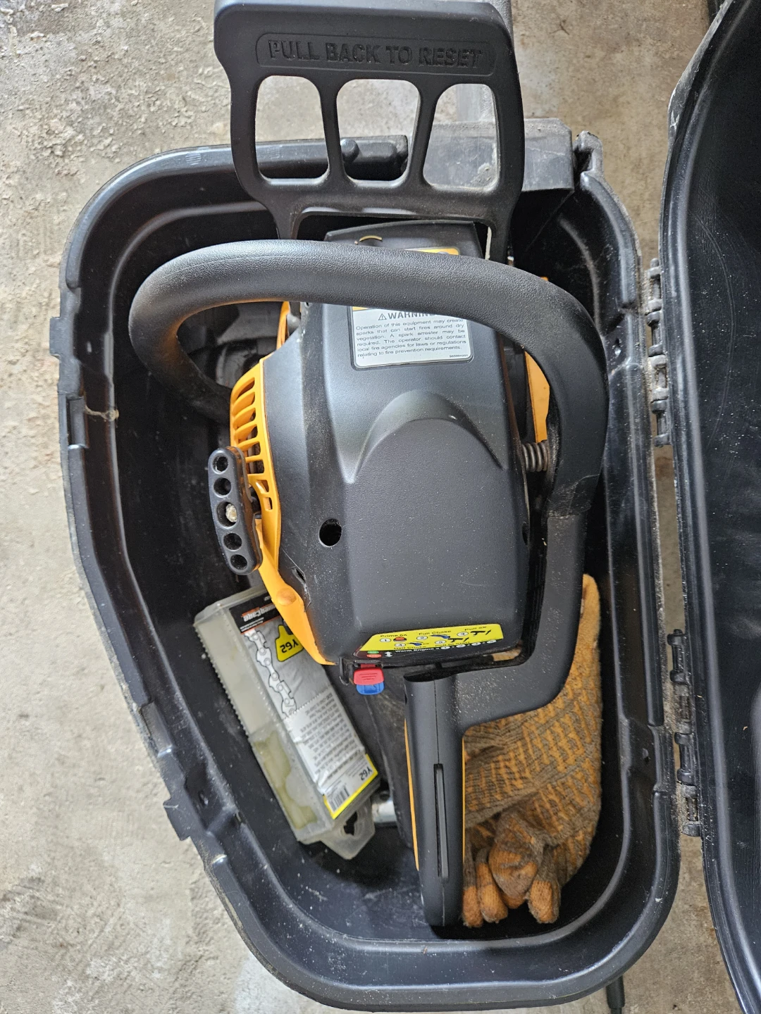 Poulan Pro PP4218A 142cc Chainsaw - photo 3