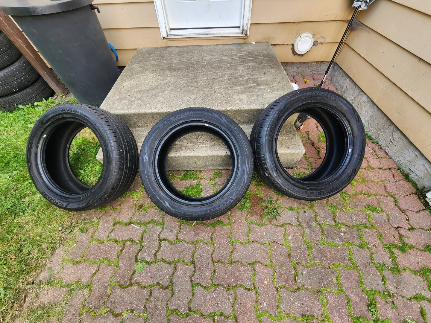 3x Yokohama AVID Ascend Tires 235/55R18 - Great Condition!