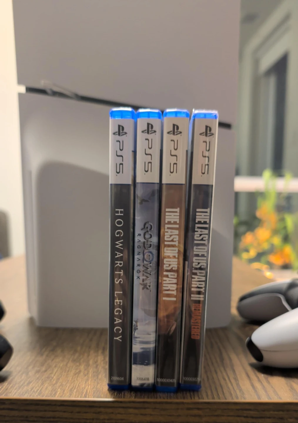 Sony PS5 (Slim Disc) Bundle -2 Controllers & 4 Games Included! - photo 3