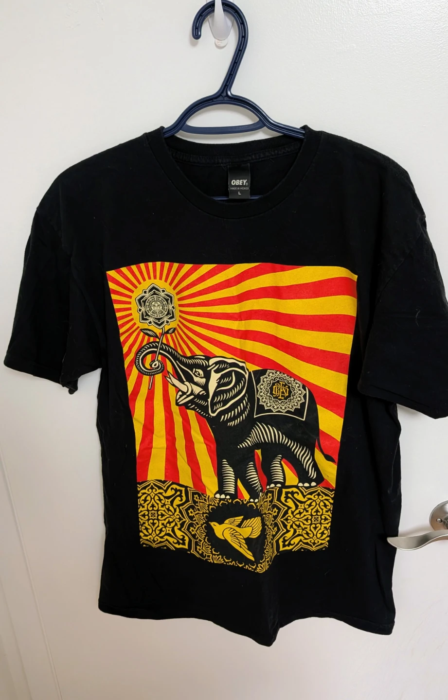 Obey Graphic Elephant T-Shirt - Men's Large
