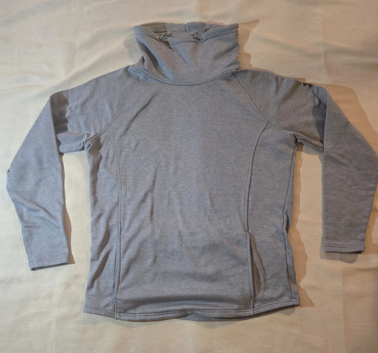 Men's Under Armour funnel neck pullover. XL.