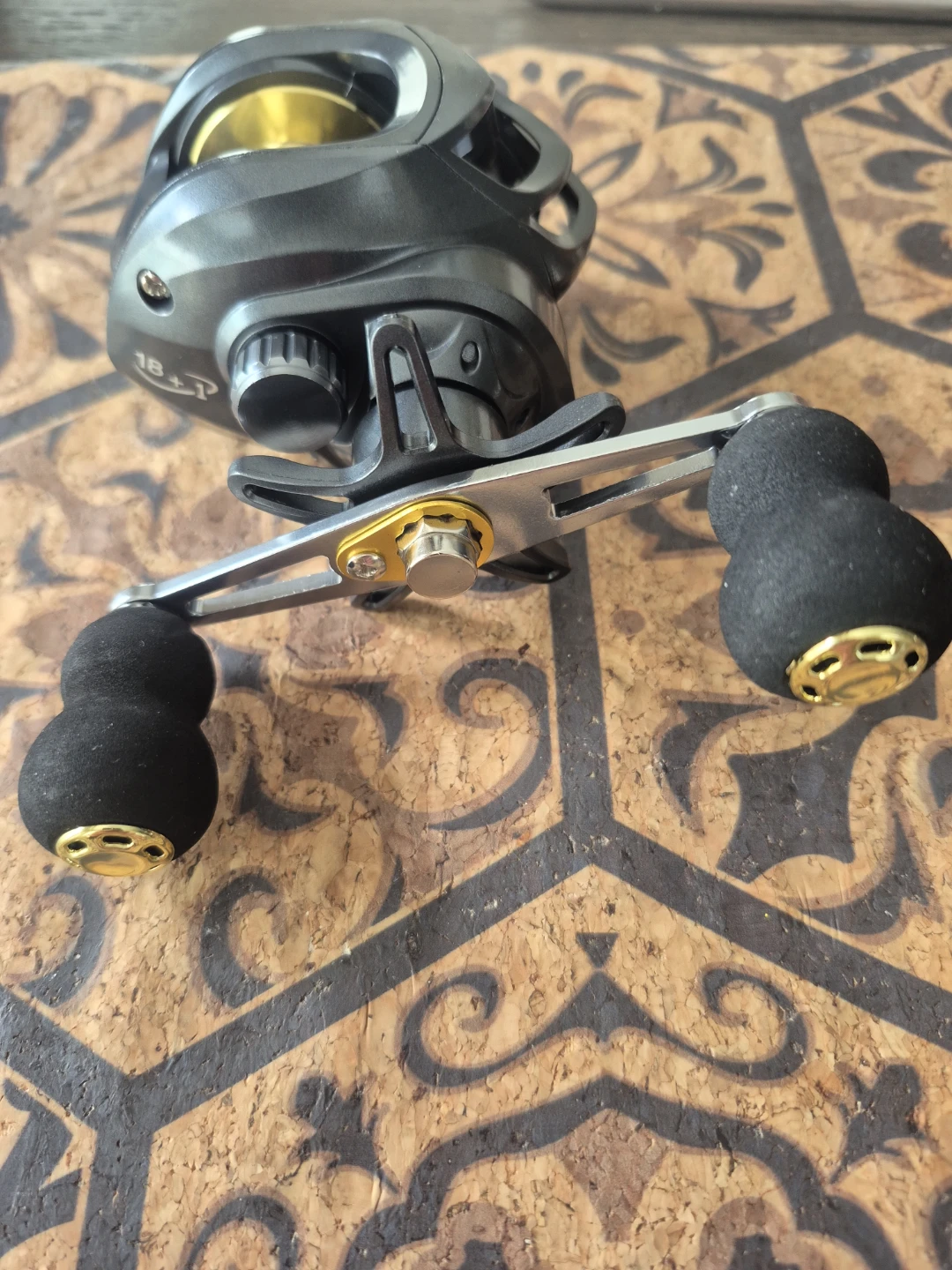 Brand new right handed baitcaster.  Never been lined. - photo 4