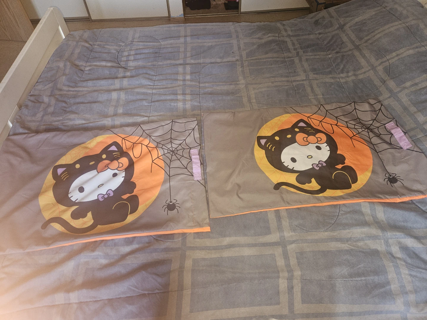 Hello Kitty Halloween Pillowcase Set - photo 2
