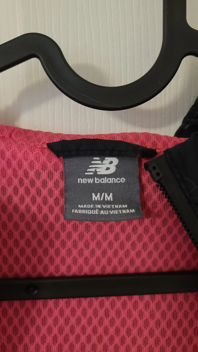 New Balance Women's Lightweight Windbreaker Jacket - photo 3