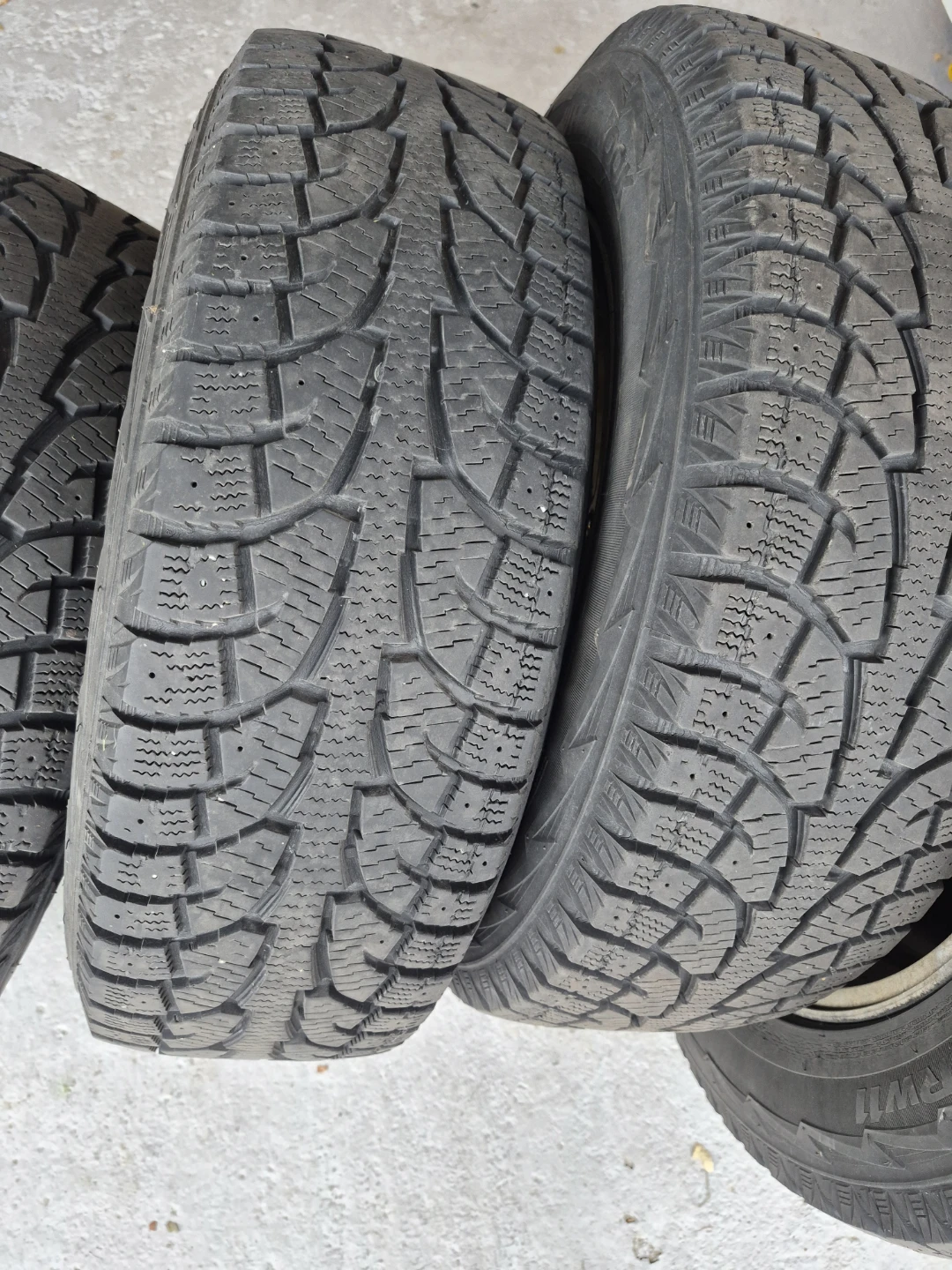 Set of 4 Winter Tires on Rims - photo 4