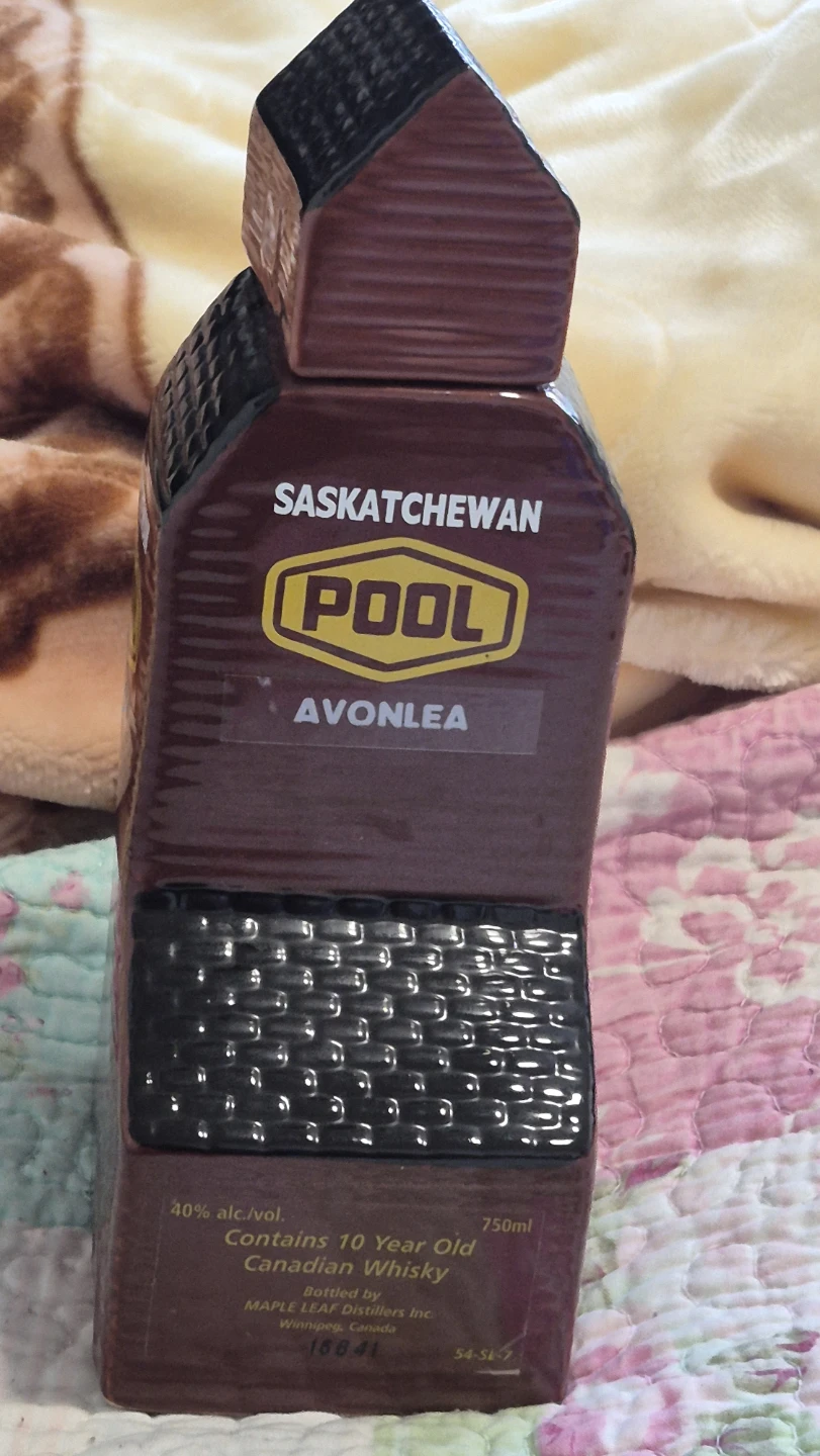 Saskatchewan Pool Avonlea Ceramic Whisky Decanter - photo 5