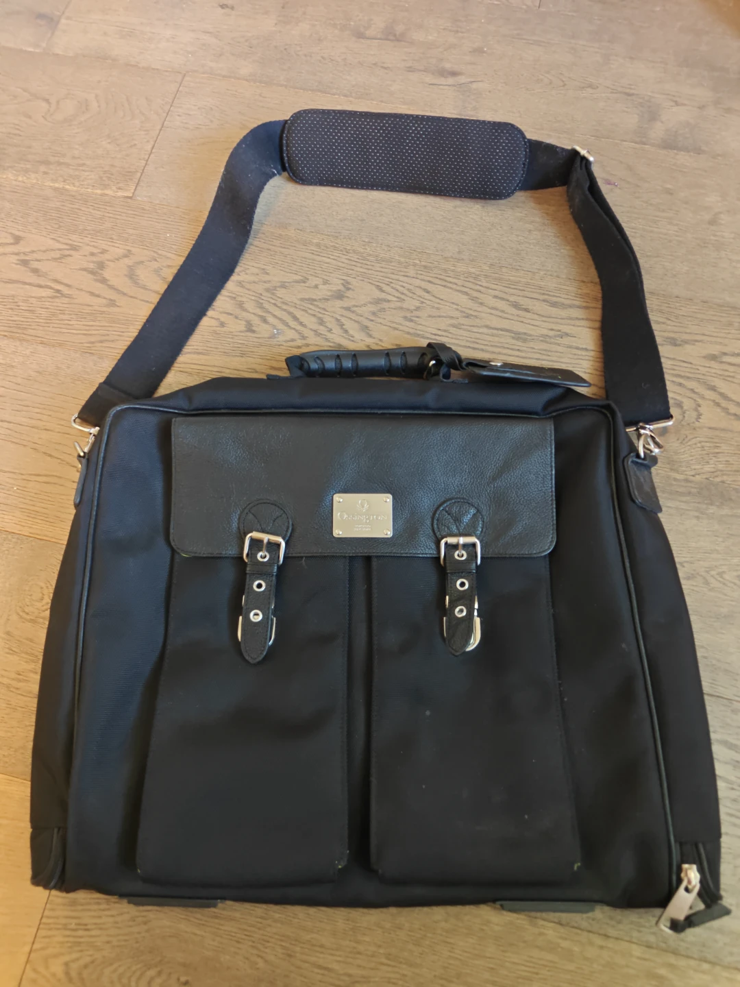 Ossington Garment Bag