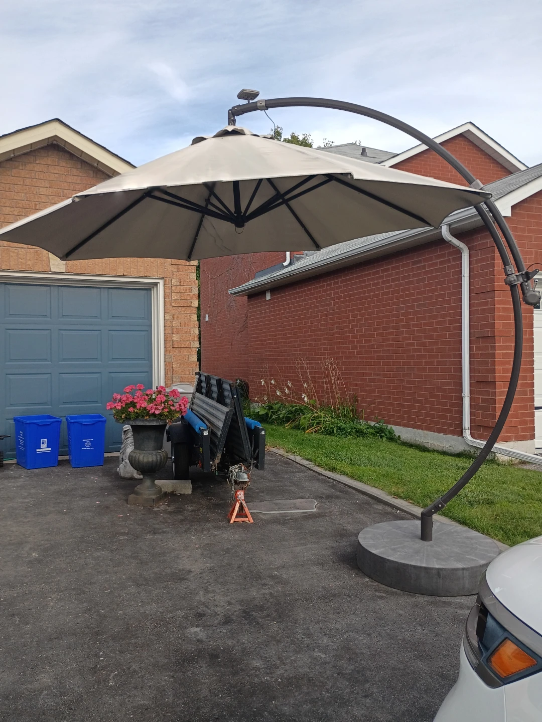 Beige Cantilever Patio Umbrella