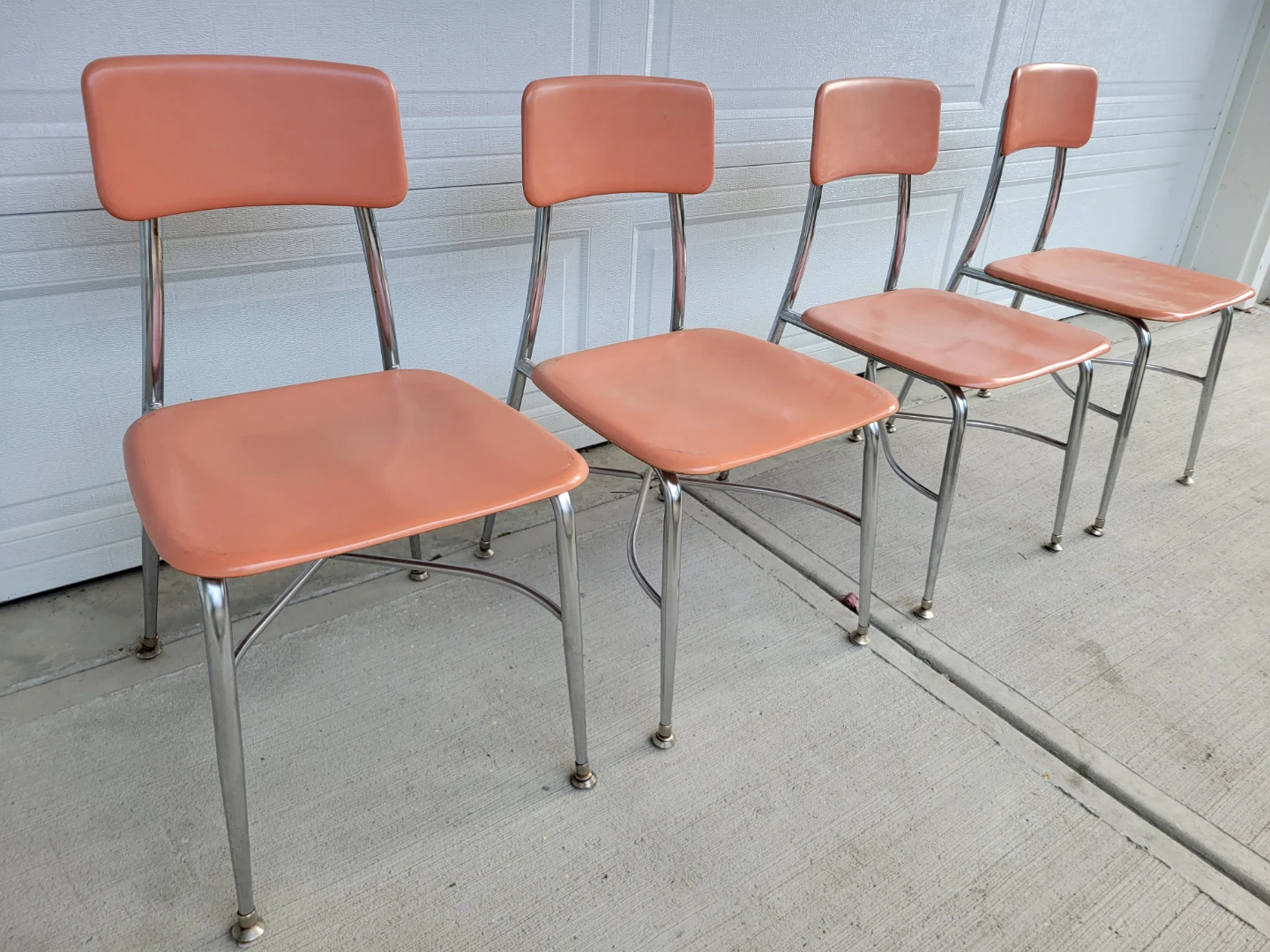Vintage Mid-Century Heywood-Wakefield Chrome & Pink Chairs.