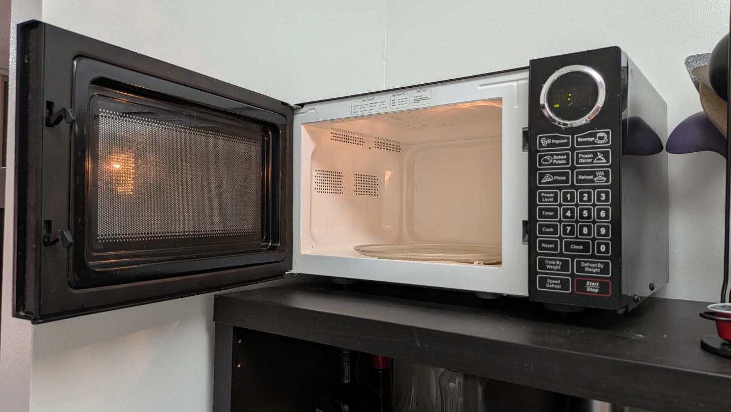 RCA Microwave Oven - photo 2