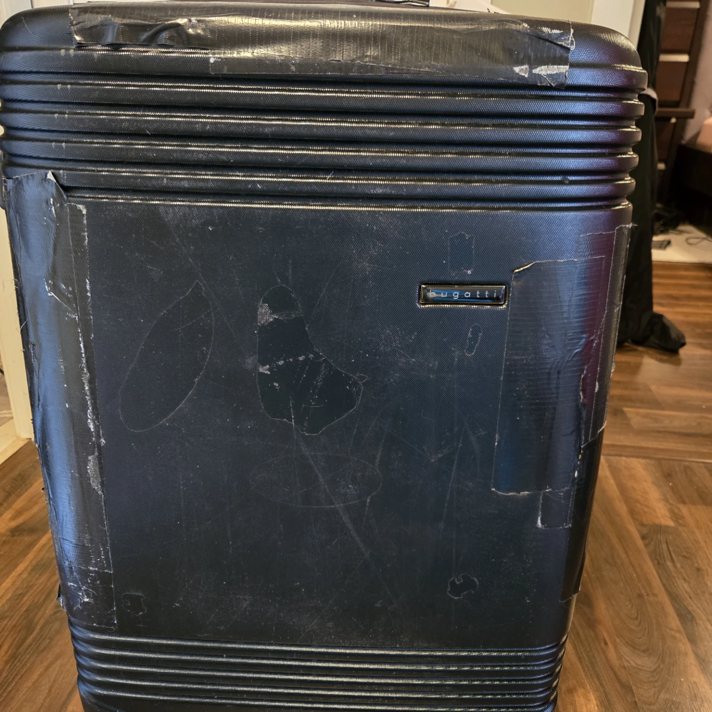 FREE LARGE BUGATTI  Black Hardside Spinner Suitcase