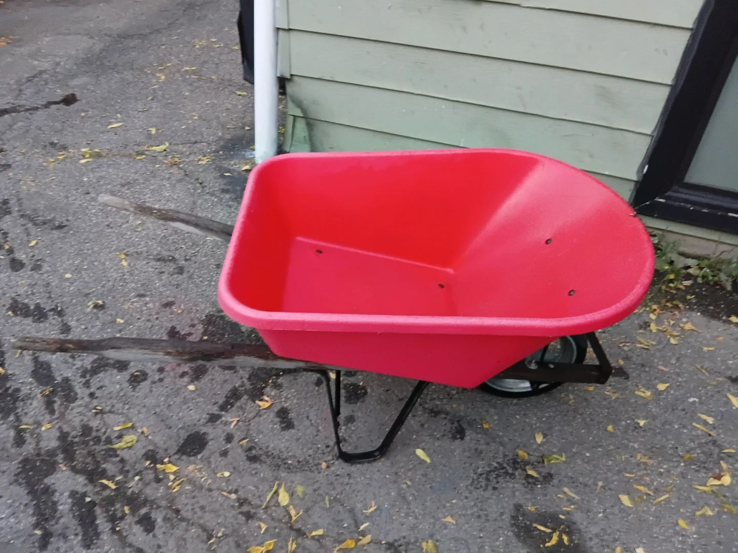 Red Durable Poly Plastic Wheelbarrow
